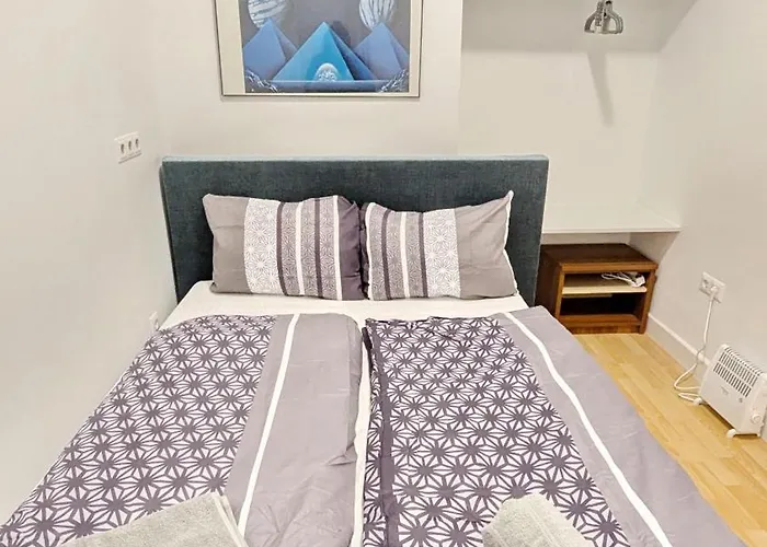 Cozy In Lugner Area Homestay