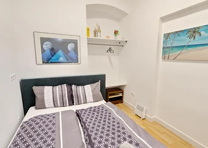 Cozy In Lugner Area Homestay *