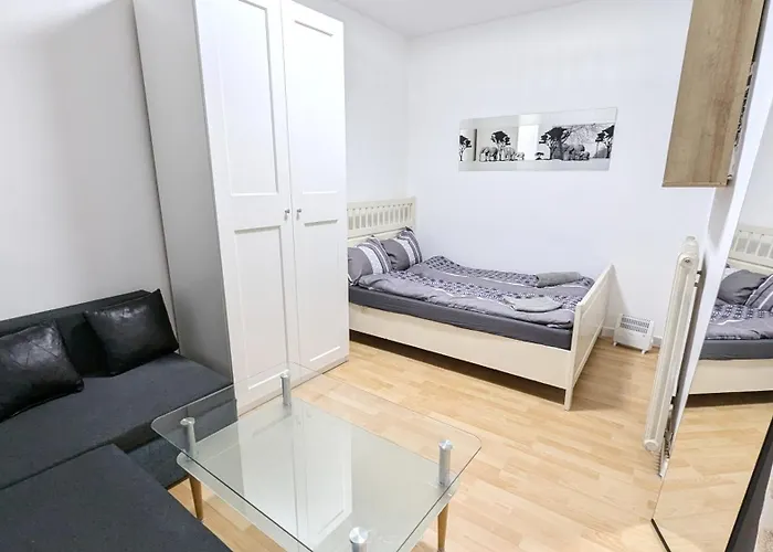 Cozy In Lugner Area Homestay *