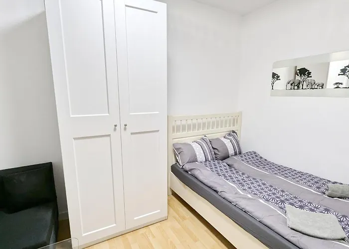 Cozy In Lugner Area Homestay